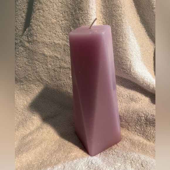 Party lite discover pillar candle- LAVENDER - Picture 1 of 7